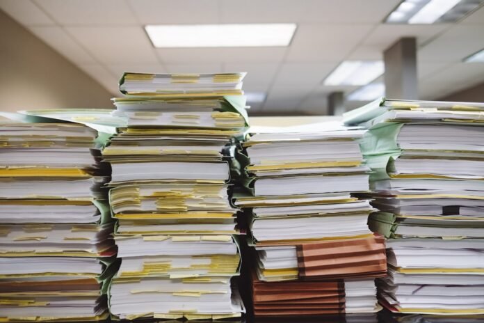 Por que pequenos negócios deveriam ter um manual de operações — mesmo com uma pessoa só